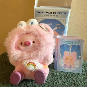 🐷✨ GeeGeePig Countdown to Wishes – Rainbow Pig Plush Pendant